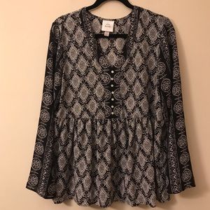 Knox Rose 1x black and white blouse